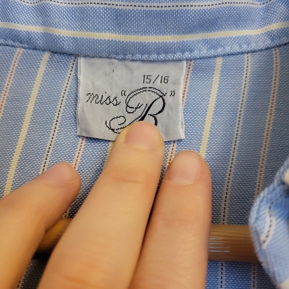 VNT womens button down striped blue Size 15/16 fits like a medium - Picture 4 of 6